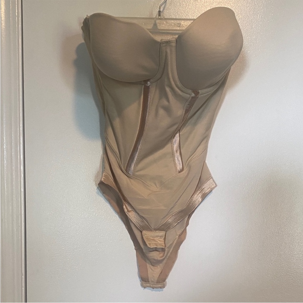 Flexees Strapless Shapewear bodysuit 38D